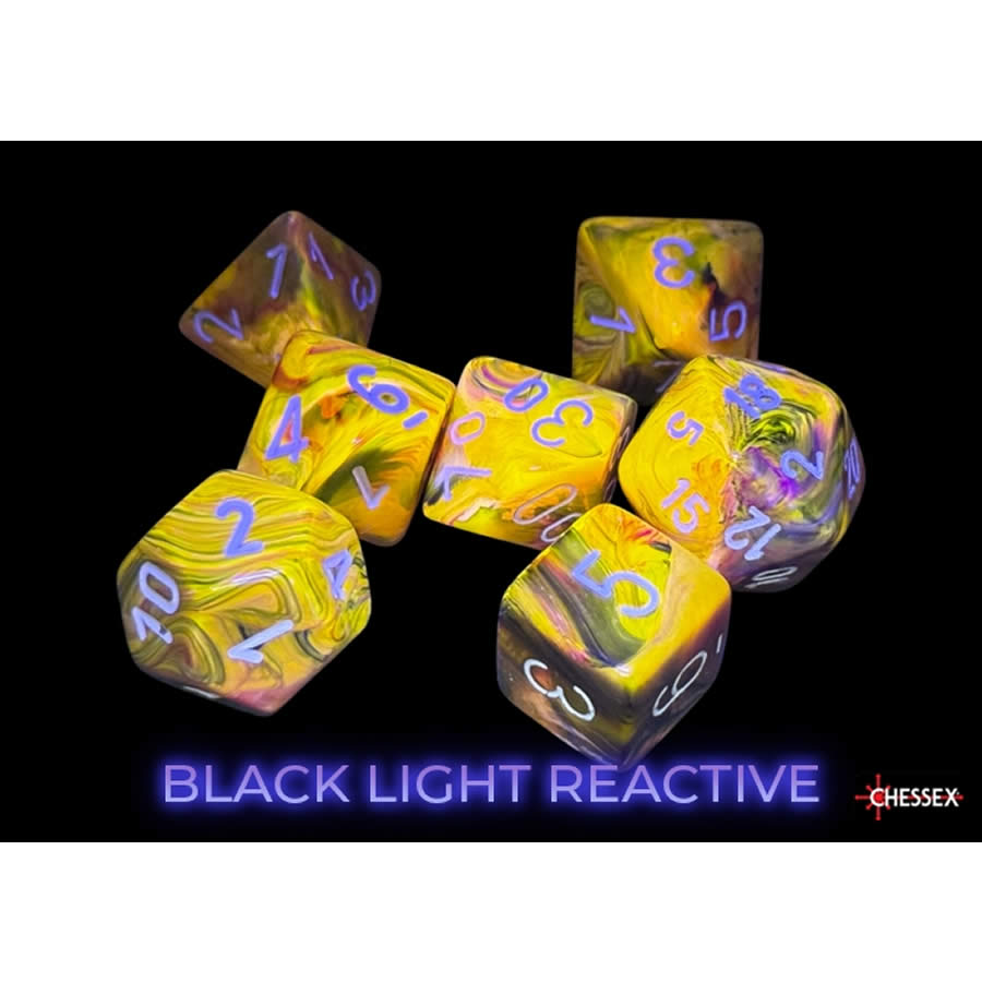 CHX27543 Symphony Festive Dice with White Numbers 16mm (5/8in) Set of 7