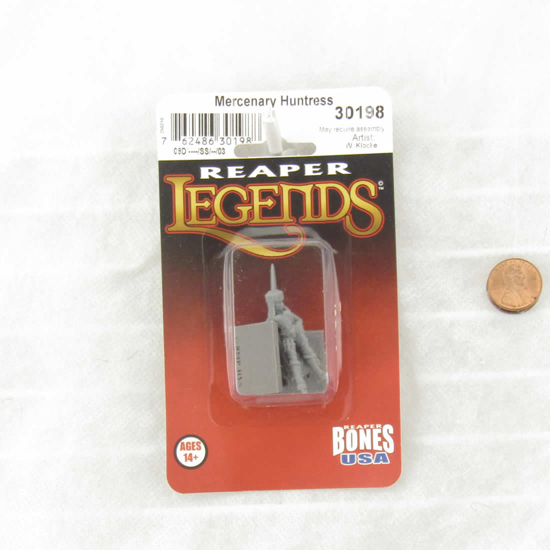 RPR30198 Mercenary Huntress Miniature Figure 25mm Heroic Scale Reaper Bones USA