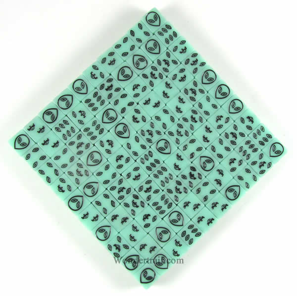 KOP08674 Green Alien Glow in the Dark Dice Black Aliens D6 16mm Bulk Pack of 100 Main Image