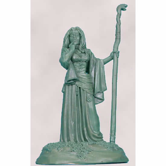 DSM1139 Female Mage With Staff Miniature Elmore Masterwork 4th Image