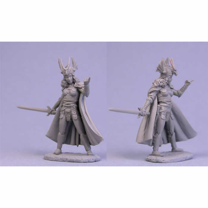 DSM1172 Cocky Female Knight with Sword Miniature Elmore Masterwork 4th Image