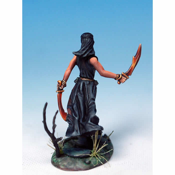 DSM7326 Female Veiled Assassin Miniature Visions In Fantasy 3rd Image