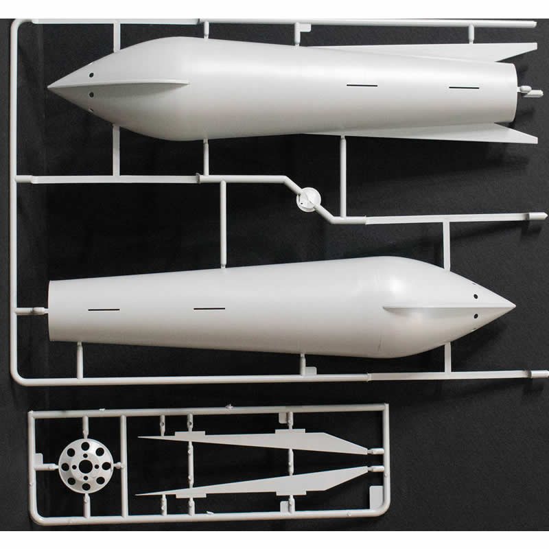PEG9112 Rocketship X-M 1/144 Plastic Model Kit Pegasus Hobbies 2nd Image