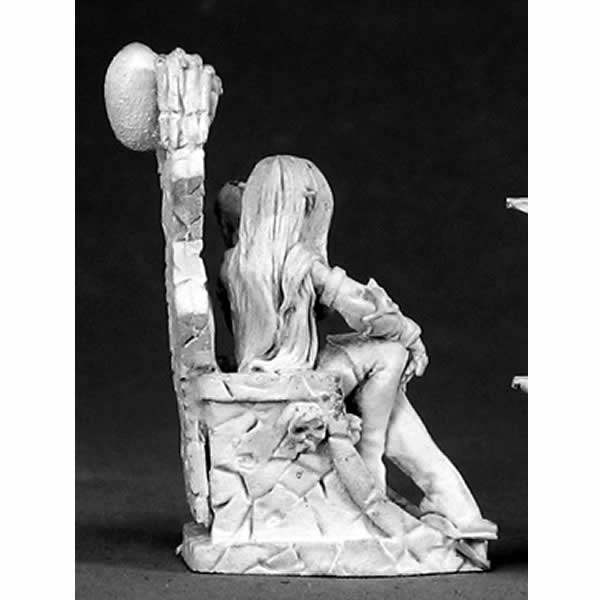 RPR02577 Dark Elf Queen and Throne Miniature 25mm Heroic Scale 3rd Image