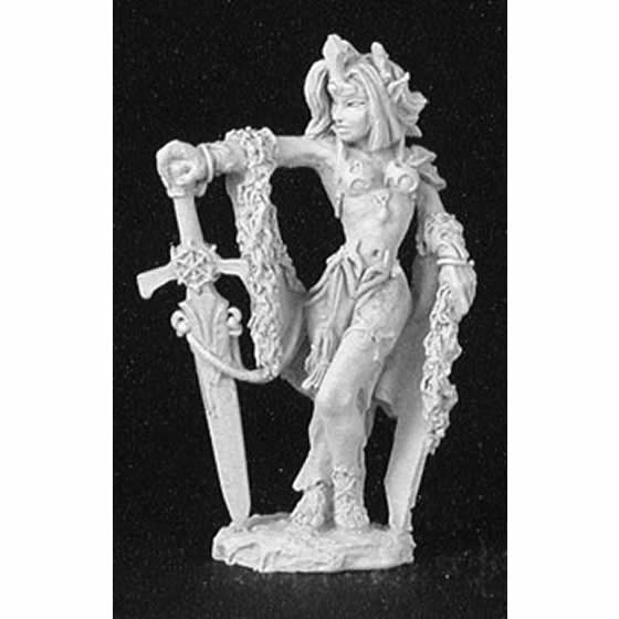 RPR02821 Ice Queen Miniature Figurine 25mm Heroic Scale Dark Heaven Legends 3rd Image