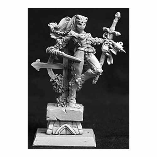 RPR14020 Lola Female Thief Miniature 25mm Heroic Scale Warlord Main Image