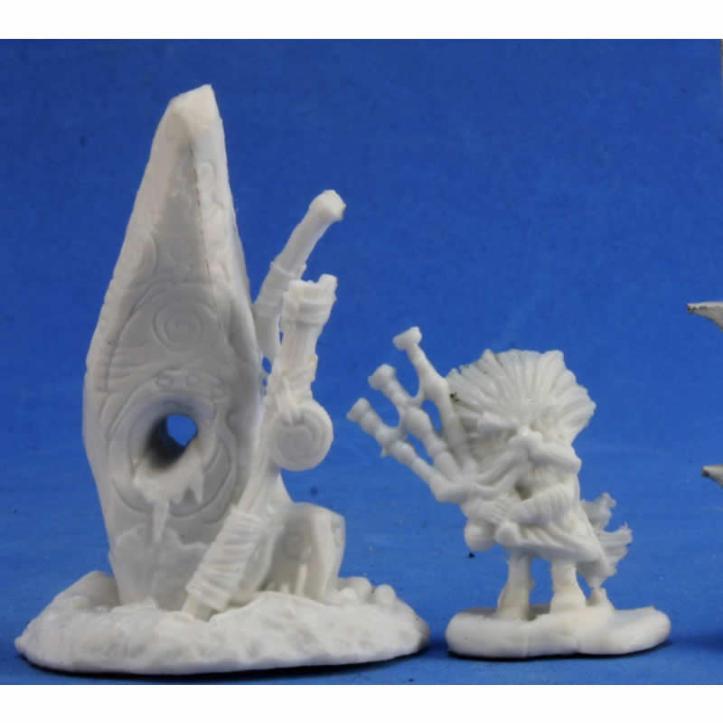 RPR77390 Highlands Familiar and Menhir Stone Miniature 25mm Heroic Scale Figure Dark Heaven Bones Main Image